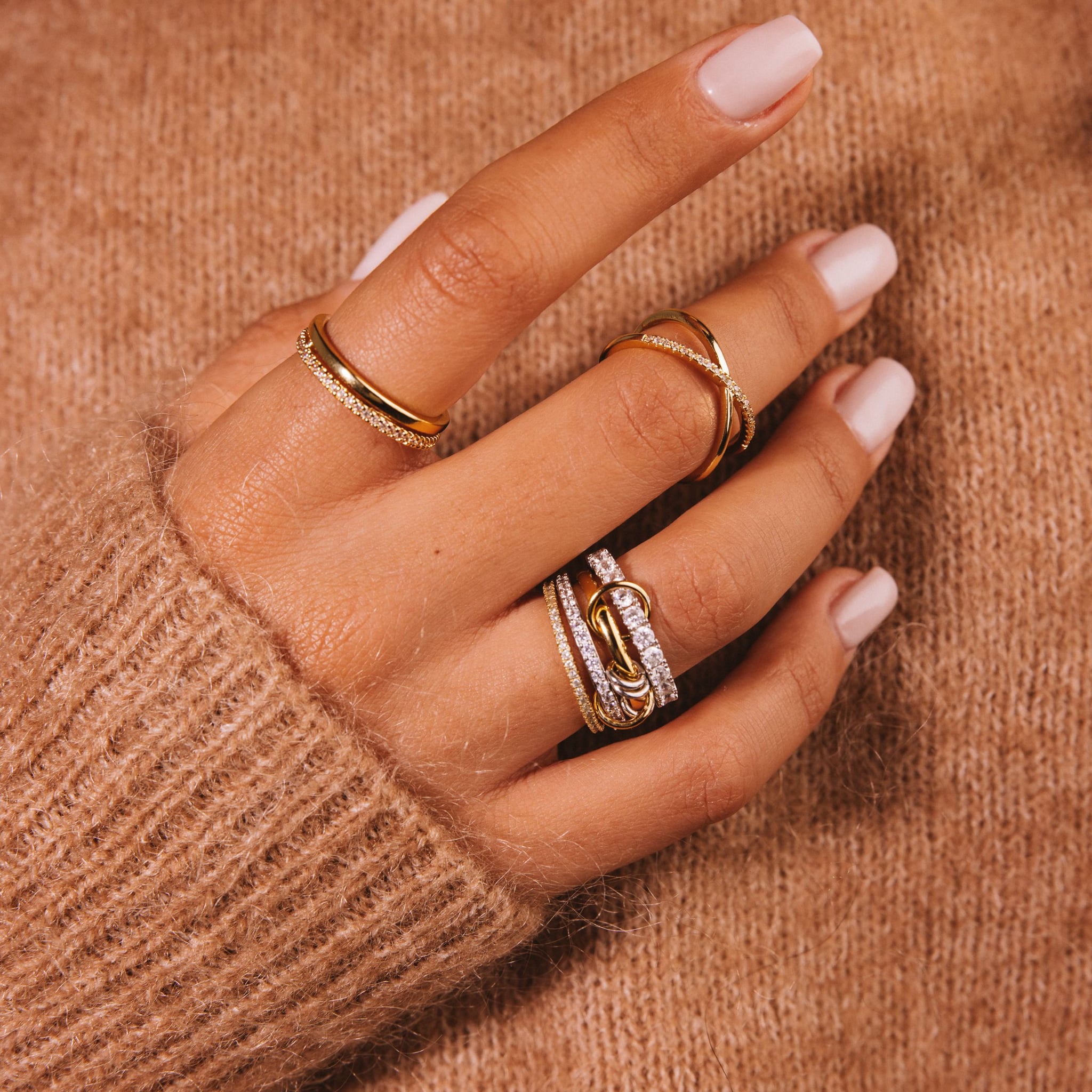 Azalea crossover ring in 18k gold-plated sterling silver, a smooth band crossing a pavé band with cubic zirconia, view 5 of 6